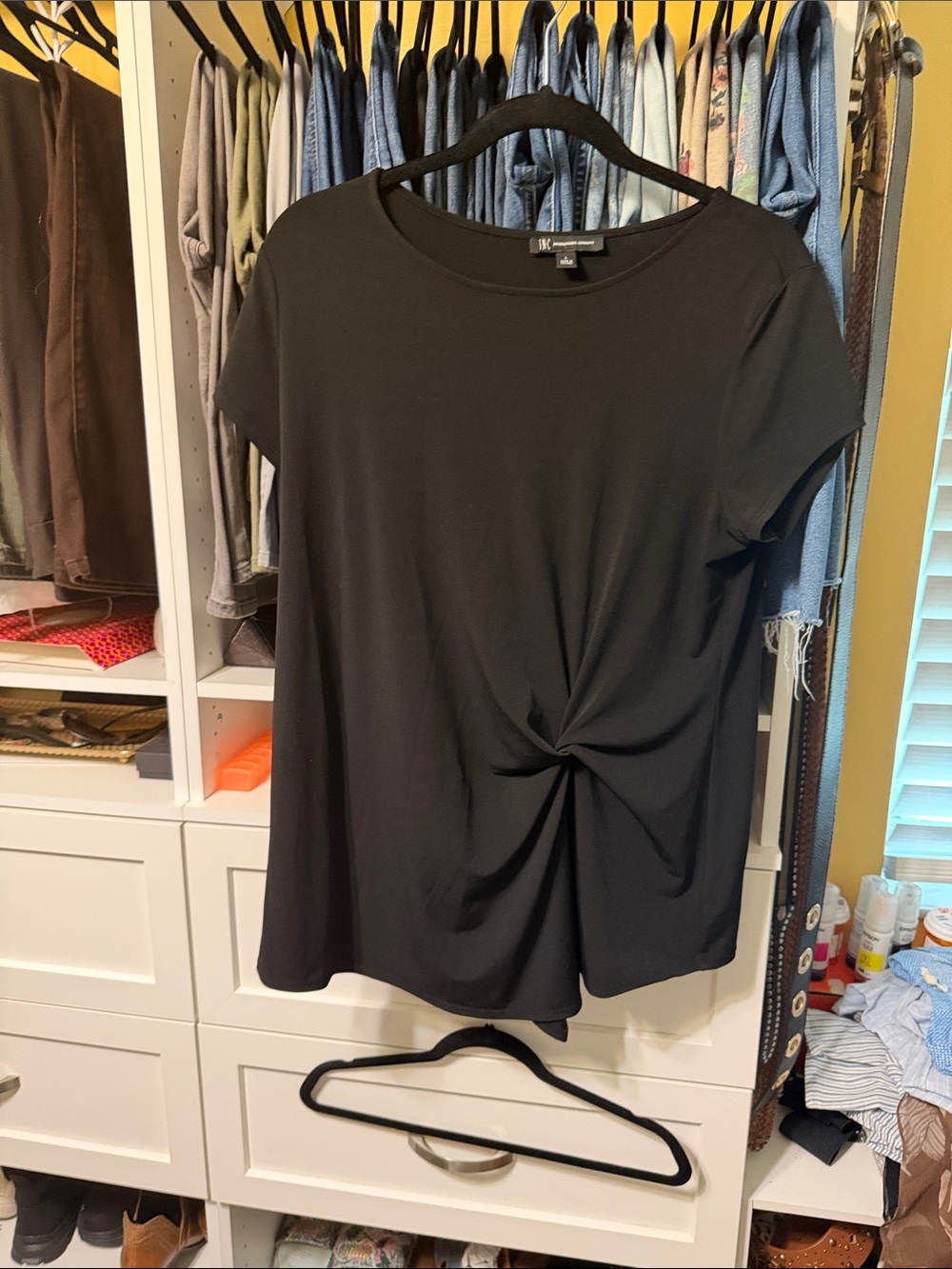 INC International Concepts Black Short Sleeve Twist-Front Tee